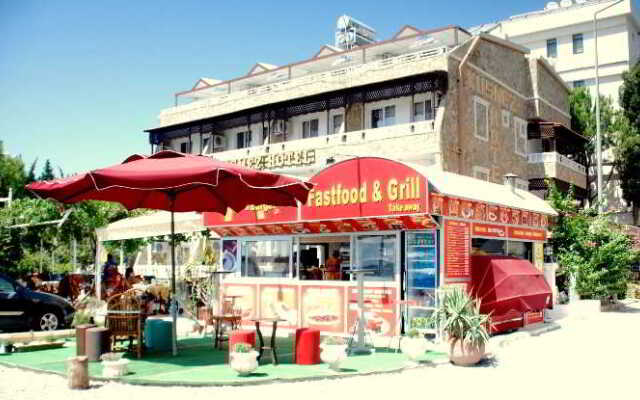 Kusmez Hotel