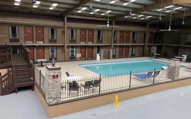 Baymont Inn & Suites Knoxville I-75