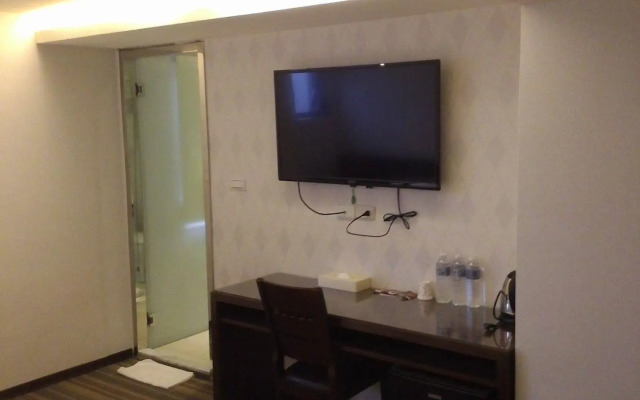 Crystal Hotel