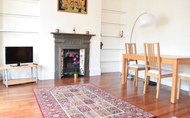 2 Bedroom Maisonette in Barons Court