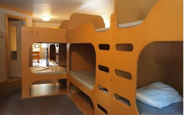 HI-Castle Mountain Hostel