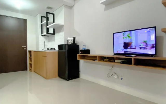Restful And Well Designed Studio Transpark Juanda Bekasi Timur Apartment