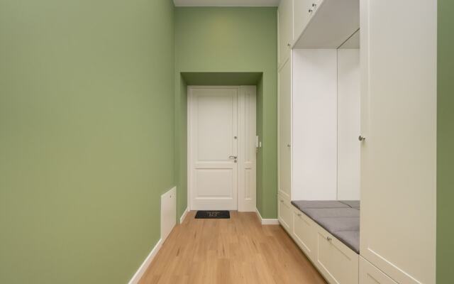 Green Apartment Piotrkowska by Renters