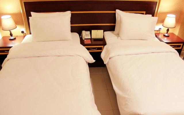Montreal Naif Hotel