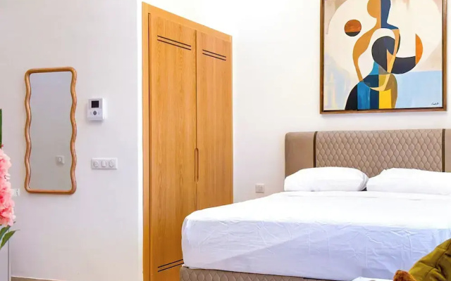 Cozy Luxurious Bourgogne Studio