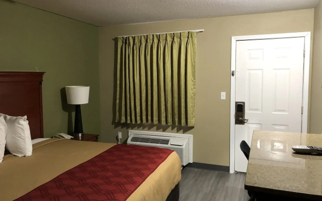 Deluxe Inn & Suites By OYO Miami OK