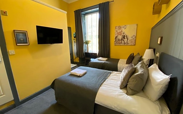The Residence - 47 Minto St