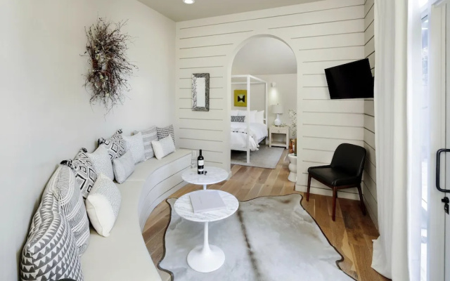 Rockhouse Suites