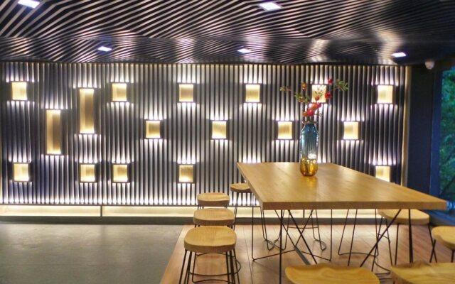 Lifu Hotel -Wankel Jiang Tai Road Railway