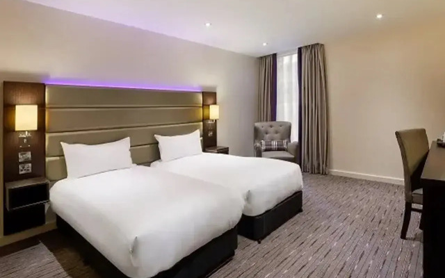 Premier Inn Edinburgh City Centre(York Place)