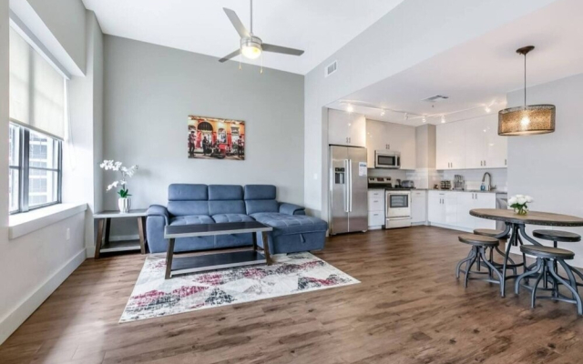 Stylish Condo in the Heart of Downtown