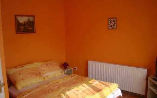 Sárgarigó Vendégház
