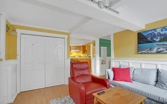 The Artsy Saloon in Vancouver