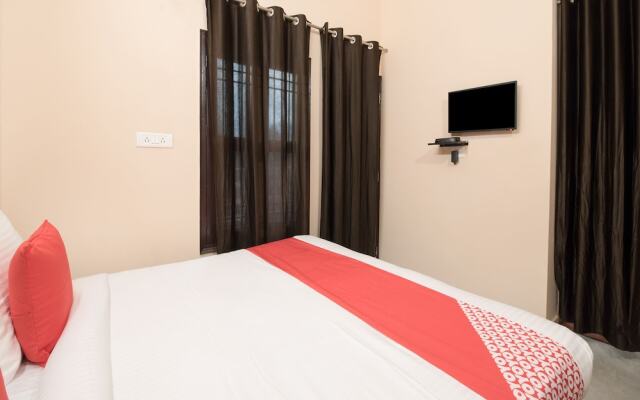 OYO 16093 Flagship Krishna Residency