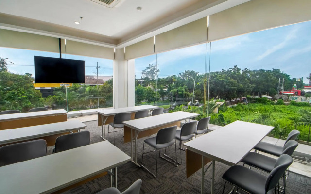 Cleo Hotel Jemursari