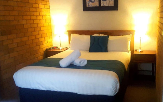 Centrepoint Motel – Guest Rooms – Deniliquin