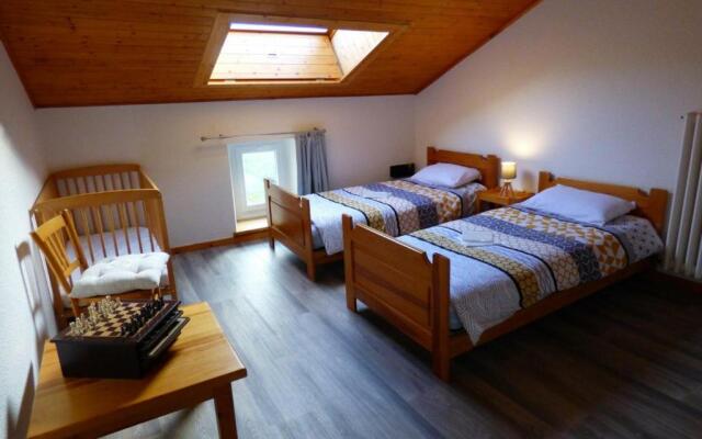 Gite Apinac, 3 pièces, 4 personnes - FR-1-496-122