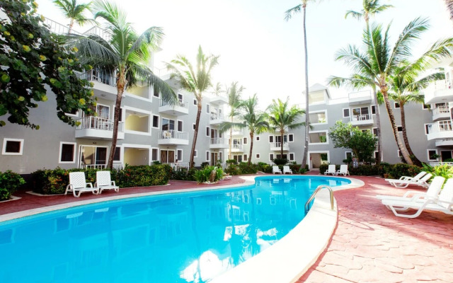 AVENTURA STUDIOS - POOL and BEACH CLUB