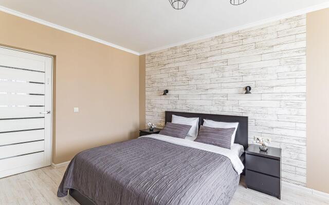 Стрелка на Волжской набережной 25