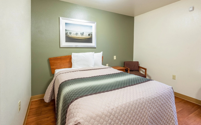 HomeTowne Studios by Red Roof Columbus