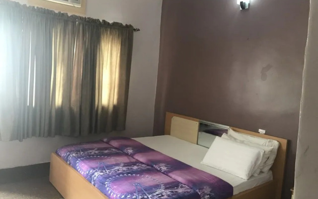 Meadway Luxury Hotels
