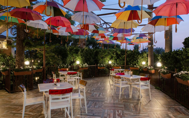 Club Paradiso Hotel