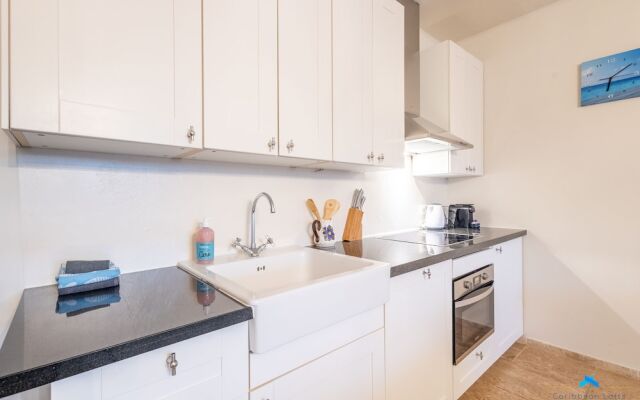 Beautiful condo with sea view