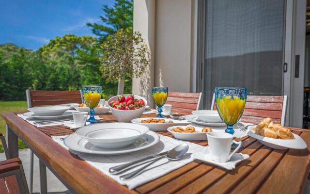 Rainbow Luxurious Villa in Ialysos
