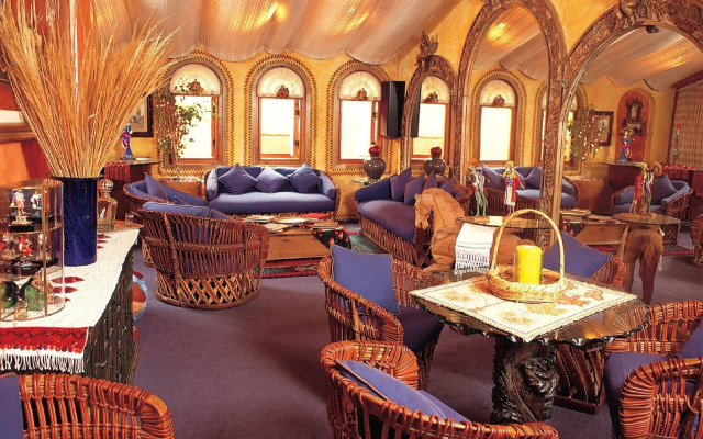 The Alest Hotel