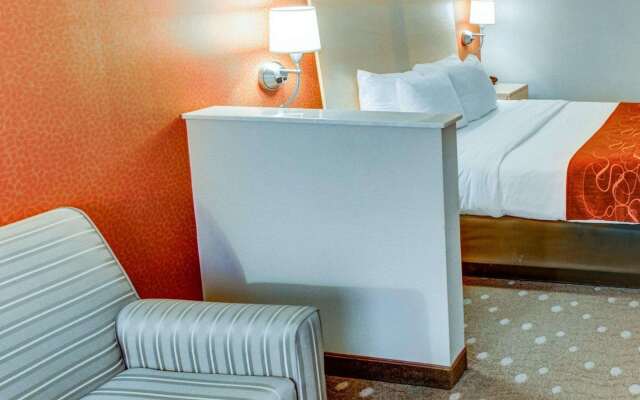 Comfort Suites Pittsburgh Airport