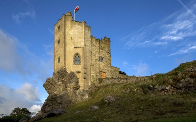 Roch Castle Hotel
