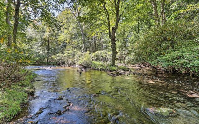 Cottage w/ Pond Views: 13 Mi to Camelback Mountain