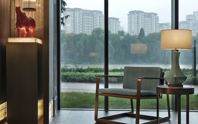 Yading Peninsula Hotel