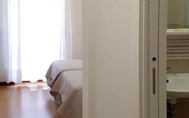 Hotel Carol