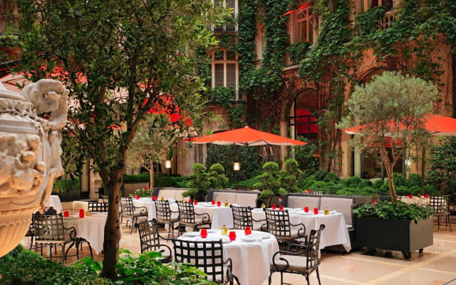 Hotel Plaza Athenee