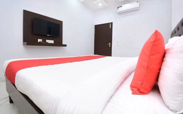 OYO 28282 Hotel J J Crown