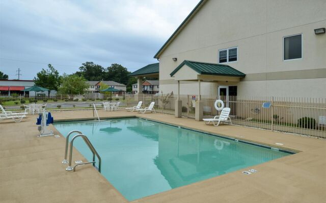 Star City Inn & Suites