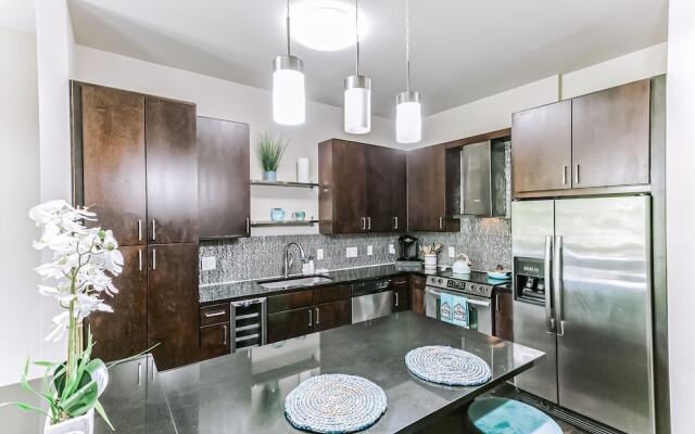 Cozy Condo Nature,park &lakeview 2 Bedroom Condo