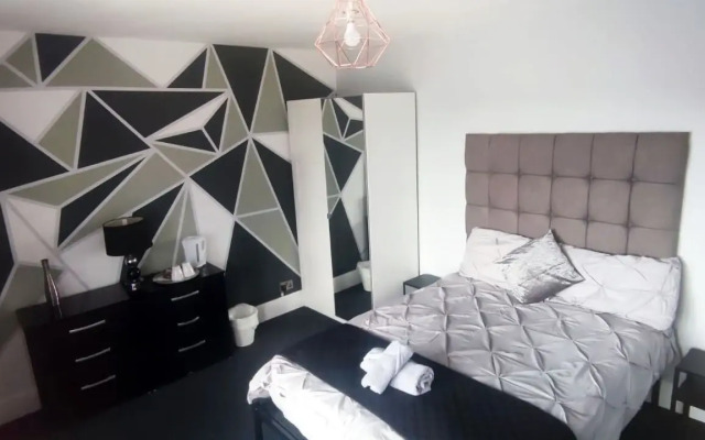 Old Trafford Guest House