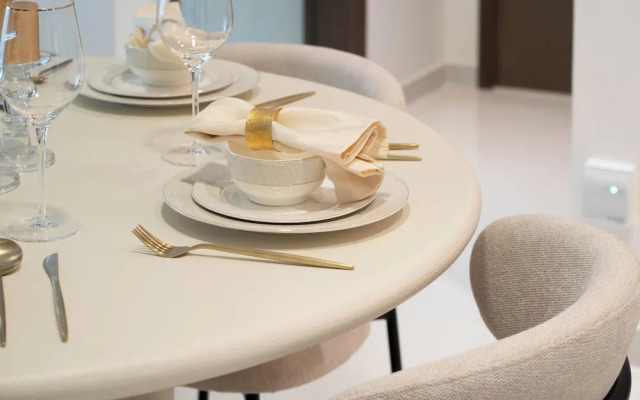 KeyRock - Palm View Apt with Pool