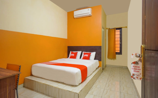 Super OYO 2639 Oxy Townhouse