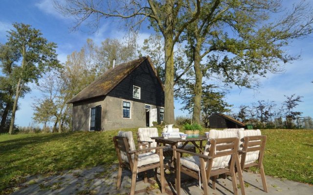 Picturesque Holiday Home in Drimmelen with Garden