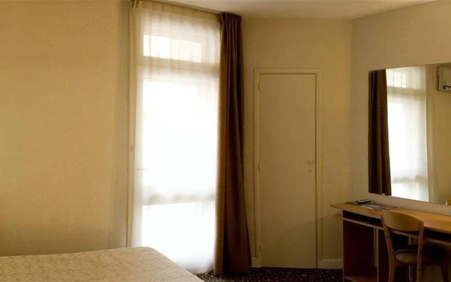 Ours Blanc - Place Victor Hugo