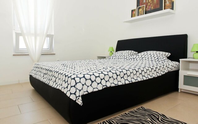 Spacious Apartment With Covered Terrace & Sea View