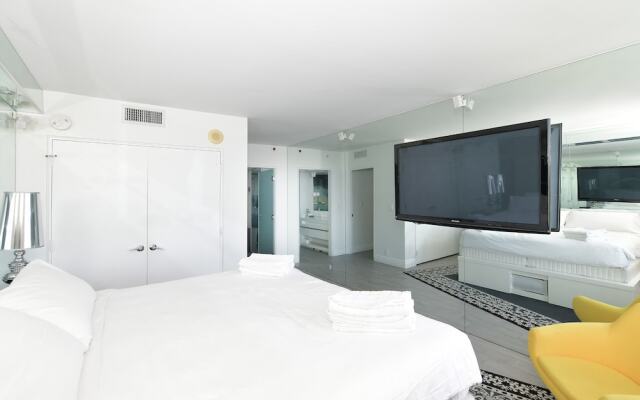 Miami World Rental - Mondrian 1426