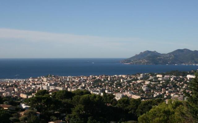 Cannes Golf Apartment