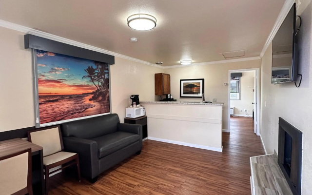 Beachwalker Inn and Suites