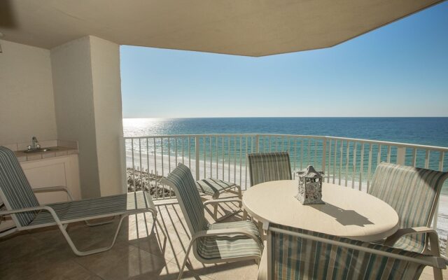 Inlet Reef 606 2 Bedroom Condo by RedAwning