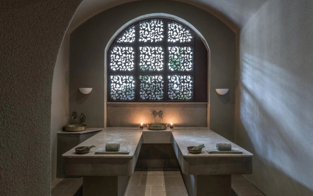 Acro Wellness Suites - Adults Only