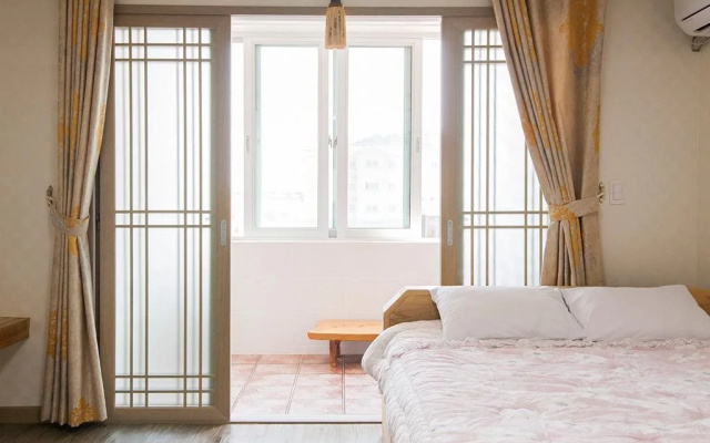 On The Stone Guesthouse 2 - Hostel